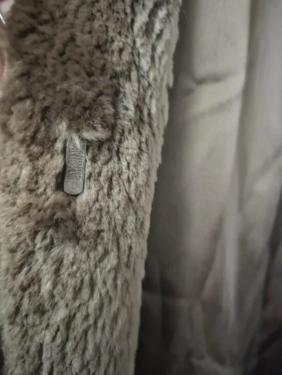 Luxurious Long Sheared Beaver Fur Vest - Made in Canada - Picture 6 of 8